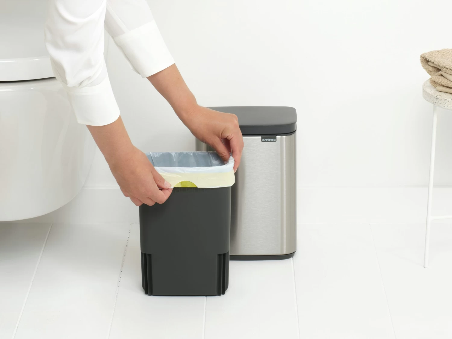 Brabantia Bo Touch Bin 4 Liter Met Kunststof Binnenemmer Matt Steel Fpp 8 Brabantia Bo Touch Bin 4 Liter Met Kunststof Binnenemmer Matt Steel Fpp - Afbeelding 6