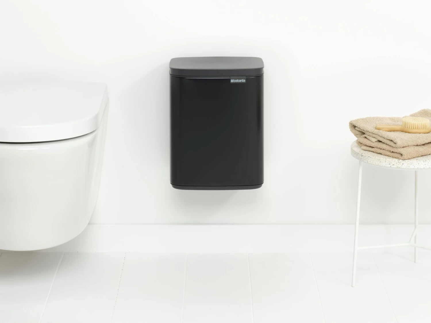 Brabantia Bo Touch Bin 7 Liter Met Kunststof Binnenemmer Matt Black 4 Brabantia Bo Touch Bin 7 Liter Met Kunststof Binnenemmer Matt Black - Afbeelding 2