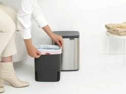 Brabantia Bo Touch Bin 7 Liter Met Kunststof Binnenemmer Matt Steel Fpp -Brabantia Bo Waste Bin 7L Matt Steel Fingerprint Proof 8710755222962 Brabantia 300dpi 4810x3608px 6 NR 30360