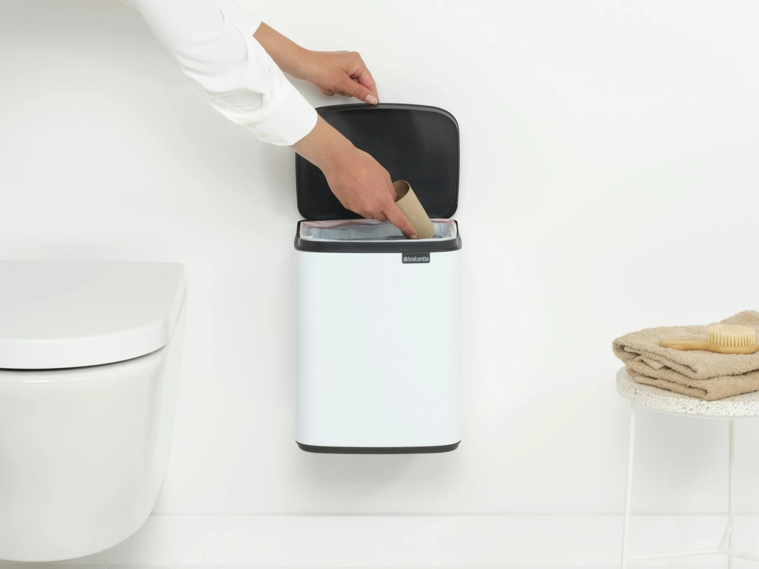 Brabantia Bo Touch Bin 7 Liter Met Kunststof Binnenemmer White 10 Brabantia Bo Touch Bin 7 Liter Met Kunststof Binnenemmer White - Afbeelding 8