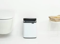 Brabantia Bo Touch Bin 7 Liter Met Kunststof Binnenemmer White 14 Brabantia Bo Touch Bin 7 Liter Met Kunststof Binnenemmer White -Brabantia Bo Waste Bin 7L White 8710755222368 Brabantia 300dpi 4810x3608px 6 NR 30291