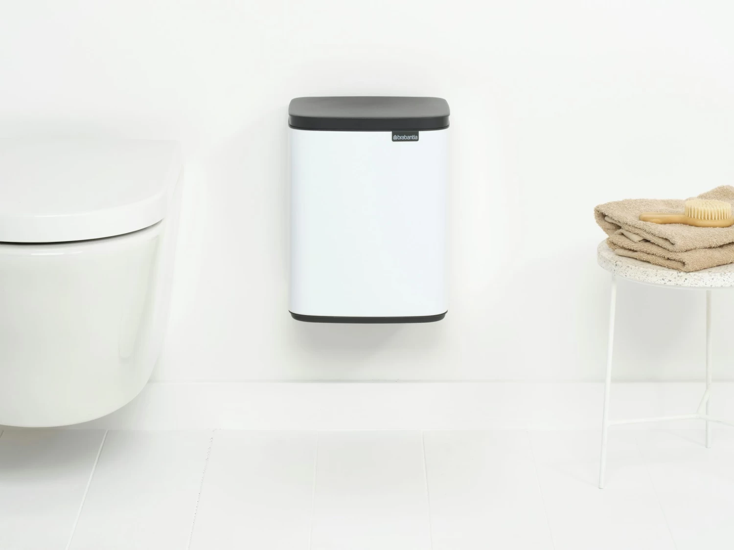 Brabantia Bo Touch Bin 7 Liter Met Kunststof Binnenemmer White 4 Brabantia Bo Touch Bin 7 Liter Met Kunststof Binnenemmer White - Afbeelding 2