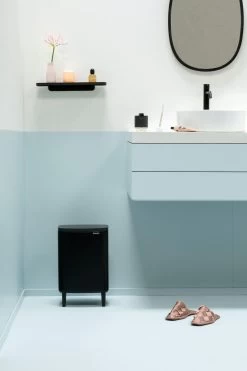 Brabantia Bo Hi Afvalemmer 12 Liter Matt Black -Brabantia Bo Waste Bin Hi 12L Matt Black 8710755227226 Brabantia 96dpi 4480x6720px 6 NR 30576