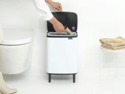 Brabantia Bo Hi Afvalemmer 12 Liter White -Brabantia Bo Waste Bin Hi 12L White 8710755227240 Brabantia 300dpi 5180x3885px 6 NR 30464