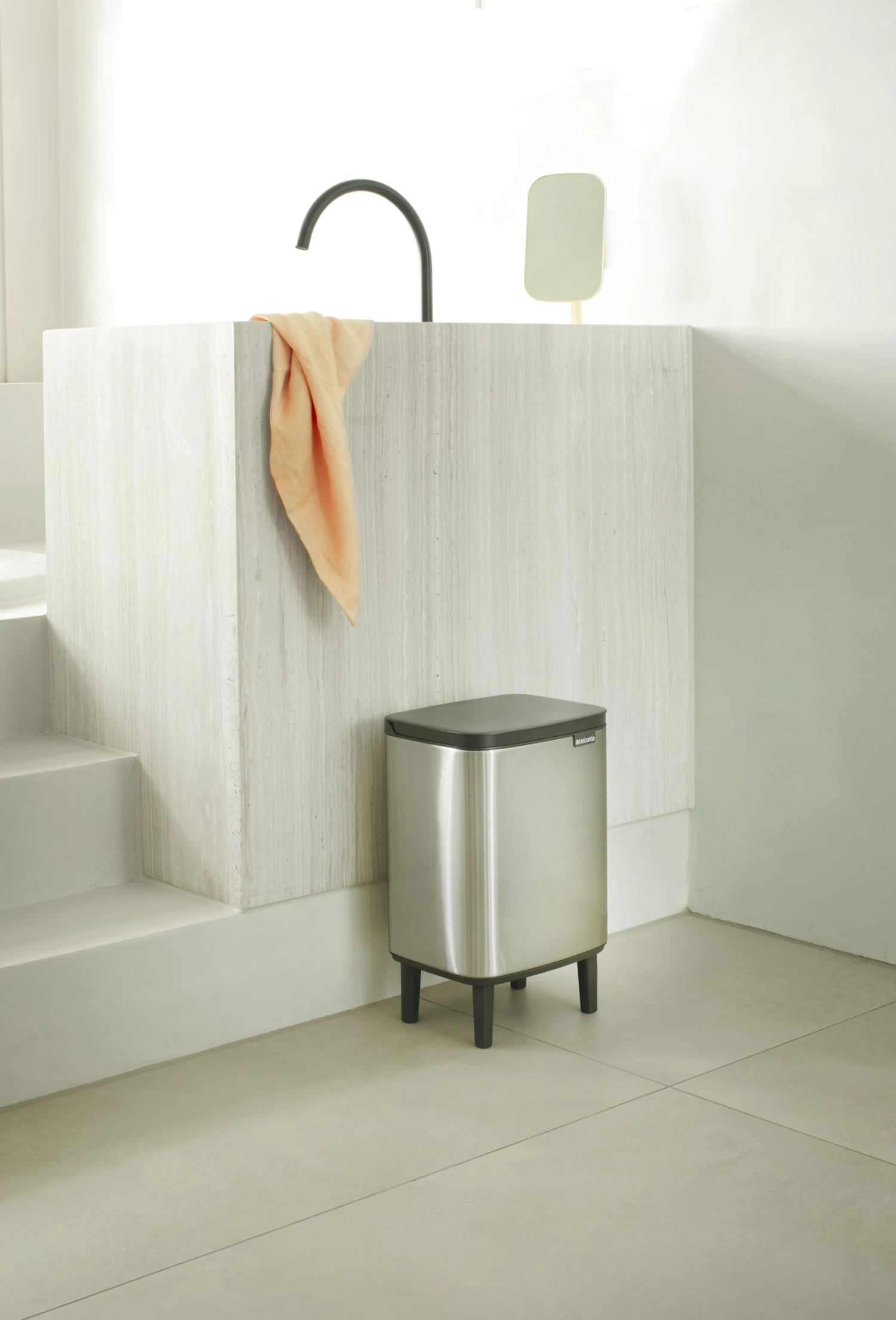 Brabantia Bo Hi Afvalemmer 7 Liter Matt Fpp 3 Brabantia Bo Hi Afvalemmer 7 Liter Matt Fpp