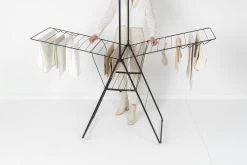 Brabantia HangOn Droogrek 25 Meter Met Stang Matt Black 9 Brabantia HangOn Droogrek 25 Meter Met Stang Matt Black -Brabantia HangOn Drying Rack 25 m with rod Matt Black 8710755403521 Brabantia 300dpi 4724x3149px 6 NR 24488