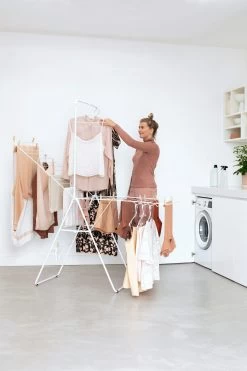 Brabantia HangOn Droogrek 25 Meter Met Stang White 9 Brabantia HangOn Droogrek 25 Meter Met Stang White -Brabantia HangOn Drying Rack 25 m with rod White 8710755403507 Brabantia 300dpi 4480x6720px 6 NR 23676