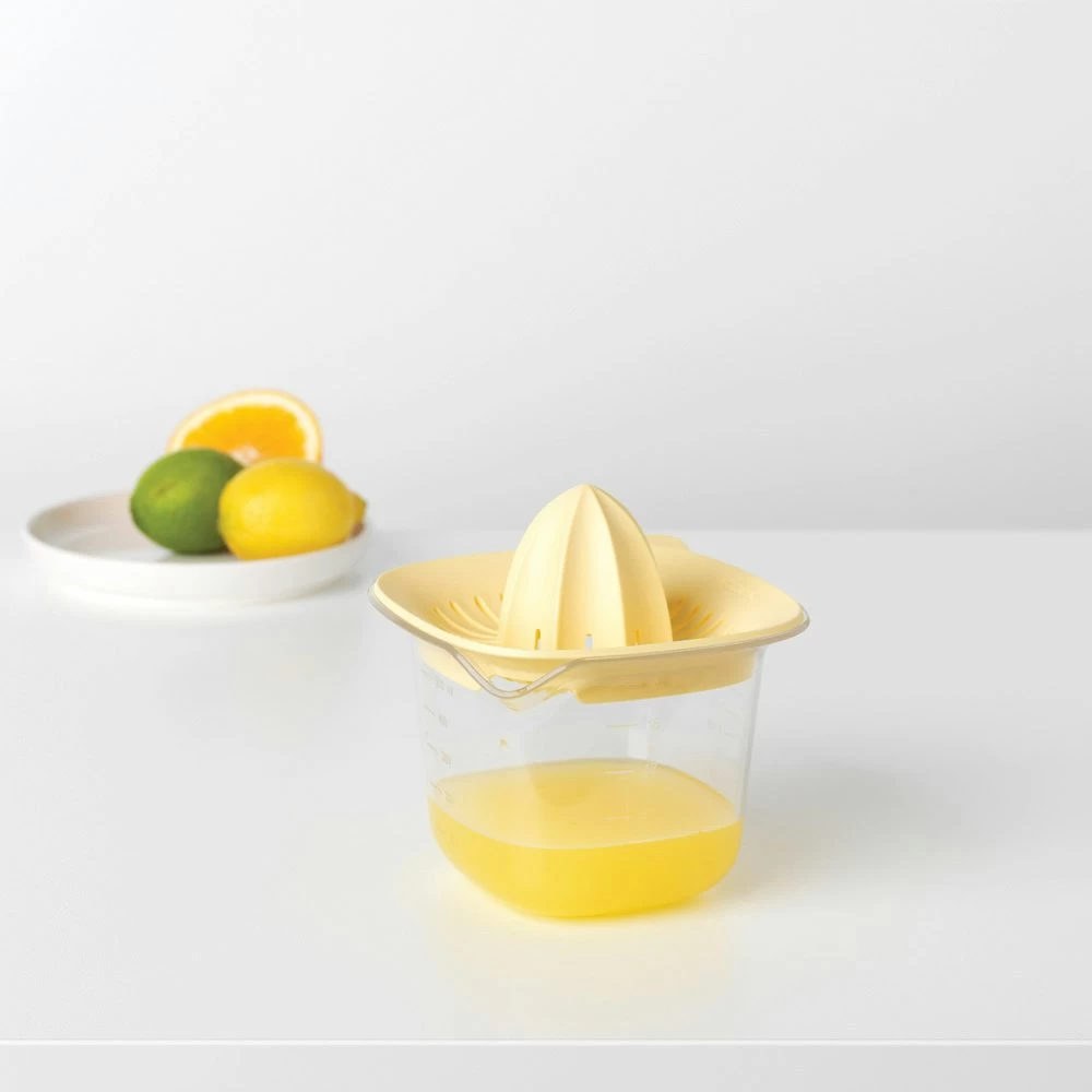 Brabantia Citruspers Met Maatbeker 0.5 Tasty Vanilla Yellow 4 Brabantia Citruspers Met Maatbeker 0.5 Tasty Vanilla Yellow - Afbeelding 2