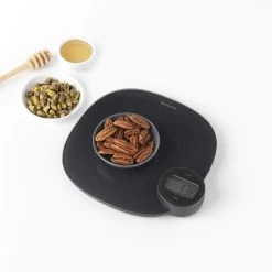 Brabantia Tasty+ Keukenweegschaal Met Dynamo Dark Grey 10 Brabantia Tasty+ Keukenweegschaal Met Dynamo Dark Grey -Brabantia Kitchen Scales plus TASTY Dark Grey 8710755122880 Brabantia 300dpi 4495x4495px 6 NR 15328