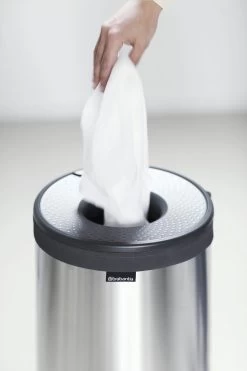 Brabantia Wasbox 35 Liter Met Kunststof Deksel Matt Steel / Dark Grey 12 Brabantia Wasbox 35 Liter Met Kunststof Deksel Matt Steel / Dark Grey -Brabantia Laundry Bin 35L Plastic Lid Matt Steel 8710755103469 Brabantia 3840x5760px 6 NR 2162