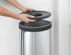 Brabantia Wasbox 35 Liter Met Kunststof Deksel Matt Steel / Dark Grey 9 Brabantia Wasbox 35 Liter Met Kunststof Deksel Matt Steel / Dark Grey -Brabantia Laundry Bin 35L Plastic Lid Matt Steel 8710755103469 Brabantia 4531x3493px 6 NR 4132