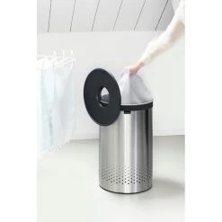 Brabantia Wasbox 60 Liter Met Kunststof Deksel Mat 21 Brabantia Wasbox 60 Liter Met Kunststof Deksel Mat -Brabantia Laundry Bin 60L Plastic Lid Matt Steel 8710755105166 Brabantia 1000x1000px 7 NR 2267