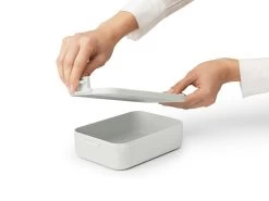 Brabantia Make & Take Lunchbox Medium, Kunststof Light Grey 12 Brabantia Make & Take Lunchbox Medium, Kunststof Light Grey -Brabantia Make Take Lunch Box Medium Plastic Light Grey 8710755202568 Brabantia 300dpi 7600x5700px 6 NR 28356