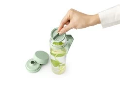 Brabantia Make & Take Waterfles Met Zeef 0,5 Liter Jade Green -Brabantia Make Take Water Bottle with Strainer Jade Green 8710755202445 Brabantia 300dpi 7600x5700px 6 NR 28405