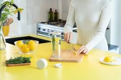 Brabantia Make & Take Waterfles Met Zeef 0,5 Liter Light Grey -Brabantia Make Take Water Bottle with Strainer Light Grey 8710755202421 Brabantia 300dpi 6720x4480px 6 NR 28828