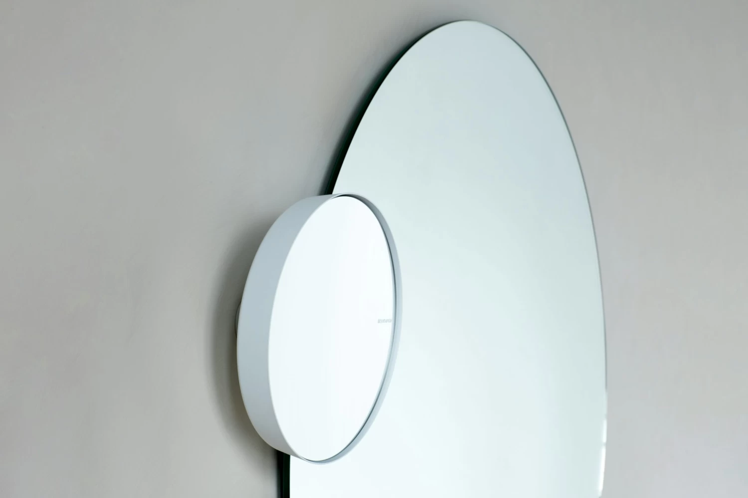 Brabantia Mindset Badkamerspiegel Mineral Infinite White 7 Brabantia Mindset Badkamerspiegel Mineral Infinite White - Afbeelding 5