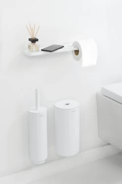 Brabantia Mindset Toiletrolhouder Met Plankje Mineral Infinite White 10 Brabantia Mindset Toiletrolhouder Met Plankje Mineral Infinite White -Brabantia MindSet Toilet Roll Holder with Shelf Mineral Fresh White 8710755303142 Brabantia 300dpi 2034x3051px 6 NR 27099