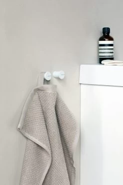 Brabantia Mindset Handdoekhaken Mineral Infinite White 11 Brabantia Mindset Handdoekhaken Mineral Infinite White -Brabantia MindSet Towel Hooks set of 2 Mineral Fresh White 8710755303425 Brabantia 96dpi 4480x6720px 6 NR 26785