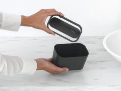 Brabantia Mindset Badkamer Afvalbakje Dark Grey -Brabantia MindSet Waste Caddy Dark Grey 8710755303364 Brabantia 300dpi 3751x2814px 6 NR 27151