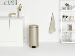 Brabantia Pedaalemmer NewIcon 30 Liter Champagne -Brabantia NewIcon Pedal Bin 30L Metallic Gold 8710755304484 Brabantia 300dpi 6603x4959px 6 NR 24362