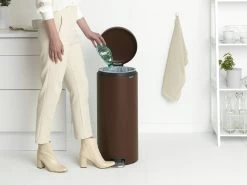 Brabantia Newicon Pedaalemmer 30L Mineral Cosy Brown -Brabantia NewIcon Pedal Bin 30L Mineral Cosy Brown 8710755208607 Brabantia 300dpi 5393x4045px 6 NR 27221
