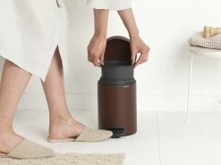Brabantia Pedaalemmer Newlcon 3 Liter Mineral Cosy Brown -Brabantia NewIcon Pedal Bin 3L Mineral Cosy Brown 8710755208522 Brabantia 300dpi 4778x3583px 6 NR 27194