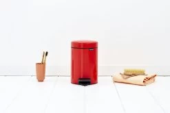 Brabantia Pedaalemmer Newlcon 3 Liter Passion Red -Brabantia NewIcon Pedal Bin 3L Passion Red 8710755112140 Brabantia 5700x3800px 6 NR 2827