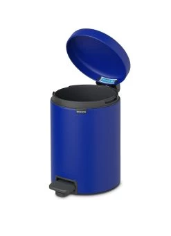 Brabantia Pedaalemmer Newlcon 5 Liter Mineral Powerful Blue -Brabantia NewIcon Pedal Bin 5L Mineral Powerful Blue 8710755206849 Brabantia 72dpi 4000x5500px 6 NR 26621