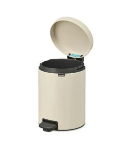 Brabantia Newicon Pedaalemmer 5L Soft Beige -Brabantia NewIcon Pedal Bin 5L Soft Beige 8710755149900 Brabantia 300dpi 4500x6000px 6 NR 27479