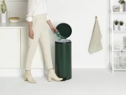 Brabantia Pedaalemmer NewIcon 30 Liter Pine Green -Brabantia Pedal Bin newIcon 30L Pine Green 8710755304088 Brabantia 300dpi 6256x4692px 6 NR 20823 1