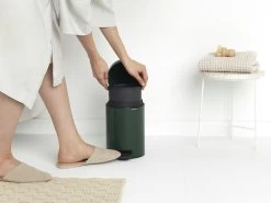 Brabantia Pedaalemmer Newlcon 3 Liter Pine Green -Brabantia Pedal Bin newIcon 3L Pine Green 8710755304002 Brabantia 300dpi 6478x4860px 6 NR 20770