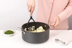 Brabantia Profile Pureestamper Anti-aanbak -Brabantia Potato Masher Non Stick Profile 8710755250507 Brabantia 96dpi 1000x666px 7 NR 19708