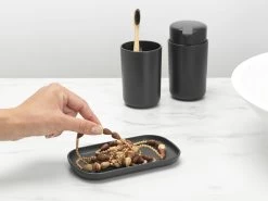 Brabantia Badkameraccessoires Set Van 3 Dark Grey -Brabantia ReNew Bathroom Accessory set of 3 Dark Grey 8710755280368 Brabantia 300dpi 5891x4419px 6 NR 20086