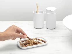 Brabantia Badkameraccessoires Set Van 3 Wit 13 Brabantia Badkameraccessoires Set Van 3 Wit -Brabantia ReNew Bathroom Accessory set of 3 White 8710755280382 Brabantia 300dpi 5891x4419px 6 NR 20095