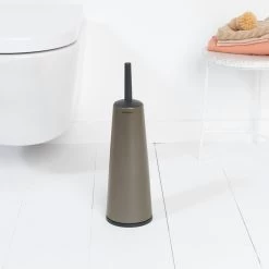 Brabantia Toiletborstel Met Houder Platinum 17 Brabantia Toiletborstel Met Houder Platinum -Brabantia ReNew Toilet Brush and Holder Platinum 8710755477324 Brabantia 96dpi 1000x1000px 7 NR 20241