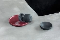 Brabantia Afwasborstel Met Zeepreservoir Dark Grey -Brabantia Soap Dispensing Dish Brush Dark Grey 8710755302626 Brabantia 96dpi 1000x666px 7 NR 20255