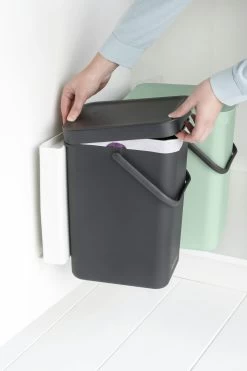 Brabantia Sort En Go Inbouwemmer 2x12 Liter Jade Green - Grey -Brabantia Sort Go Built in Bin 2 x 12L Jade Green Grey 8710755214448 Brabantia 300dpi 3840x5760px 6 NR 25795