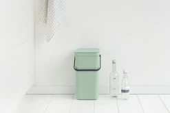 Brabantia Sort & Go Afvalemmer 16L Jade Green -Brabantia Sort Go Waste Bin 16L Jade Green 8710755211867 Brabantia 300dpi 5760x3840px 6 NR 25771