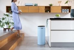 Brabantia Touch Bin Afvalemmer 30 Liter Dreamy Blue -Brabantia Touch Bin New 30L Dreamy Blue 8710755202728 Brabantia 96dpi 6720x4480px 6 NR 27331