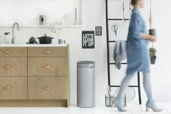 Brabantia Touch Bin 30 Liter Metallic Grey 10 Brabantia Touch Bin 30 Liter Metallic Grey -Brabantia Touch Bin New 30L Metallic Grey 8710755115387 Brabantia 300dpi 5760x3840px 6 NR 13399