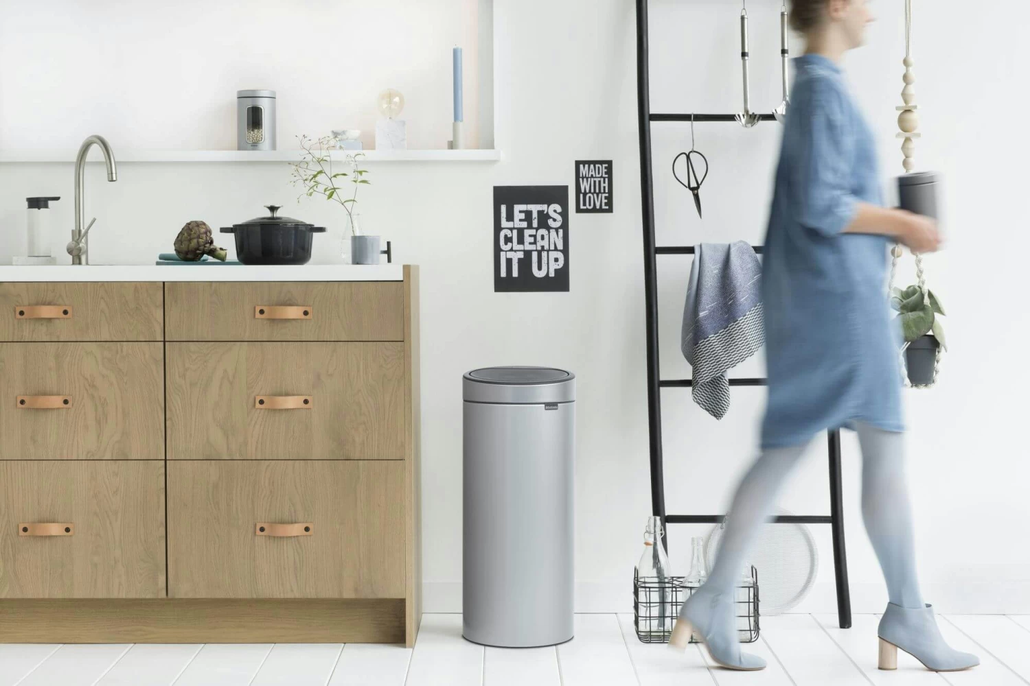 Brabantia Touch Bin 30 Liter Metallic Grey 6 Brabantia Touch Bin 30 Liter Metallic Grey - Afbeelding 4