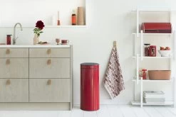 Brabantia Touch Bin 30 Liter Passion Red -Brabantia Touch Bin New 30L Passion Red 8710755115189 Brabantia 300dpi 5760x3840px 6 NR 13366