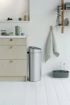 Brabantia Touch Bin New Afvalemmer 40 L Metallic Grey -Brabantia Touch Bin New 40L Metallic Grey 8710755114922 Brabantia 3840x5760px 6 NR 11083