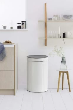 Brabantia Touch Bin 40 Liter White -Brabantia Touch Bin New 40L White 8710755114984 Brabantia 300dpi 2560x3840px 6 NR 13349