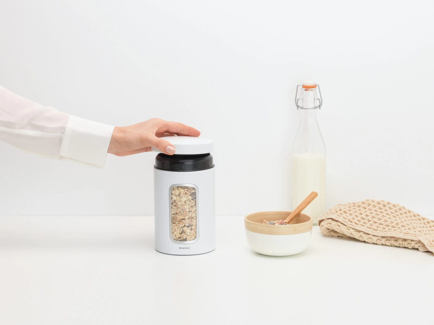 Brabantia Vensterbus 1.4 Liter Wit 4 Brabantia Vensterbus 1.4 Liter Wit - Afbeelding 2