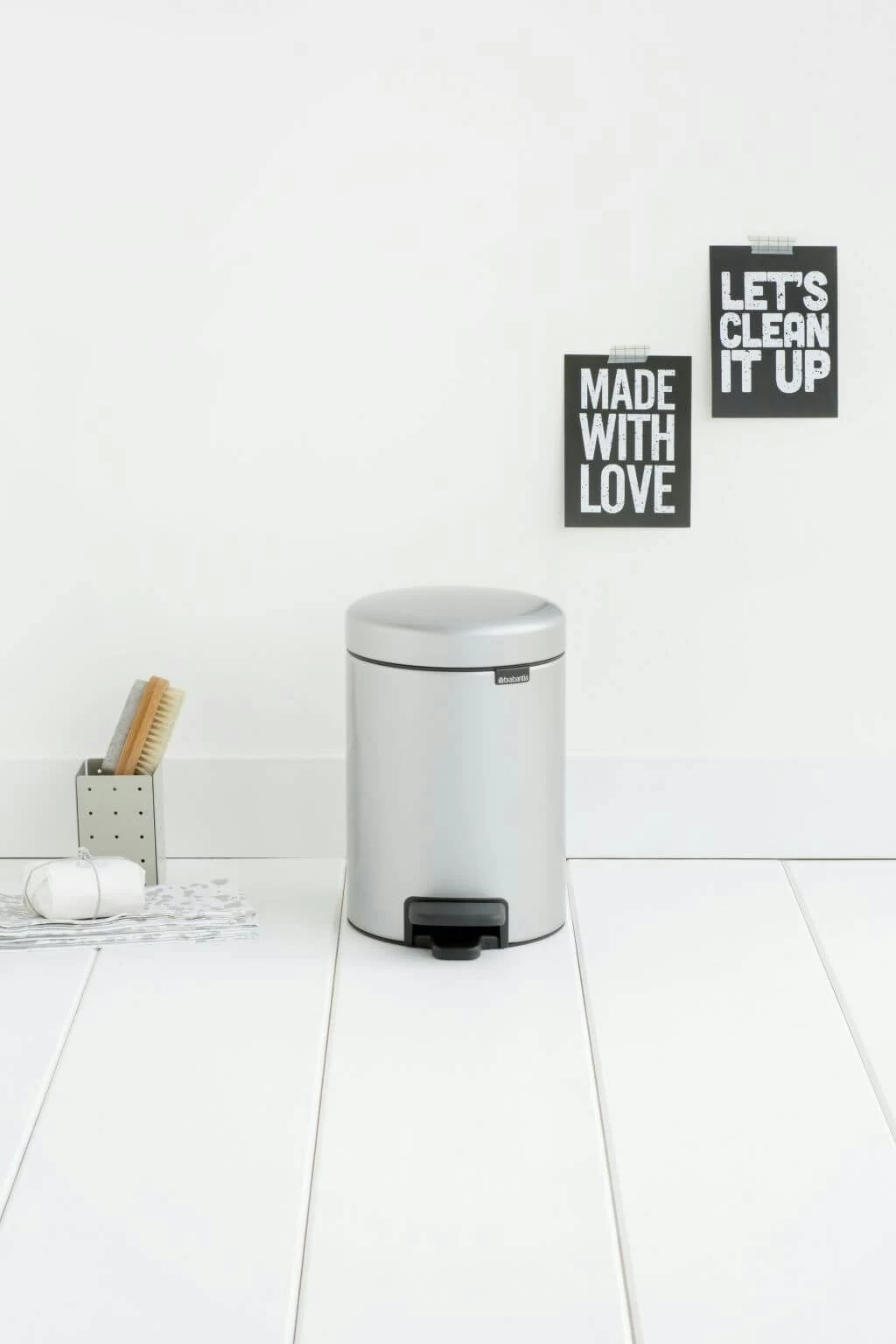 Brabantia Pedaalemmer Newlcon 3 Liter Metallic Grey 6 Brabantia Pedaalemmer Newlcon 3 Liter Metallic Grey - Afbeelding 4