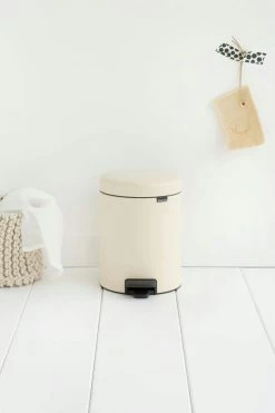 Brabantia Pedaalemmer NewIcon 5 Liter Almond OP=OP -Brabantia d31dbaa097851927a65abae4dce67b9e